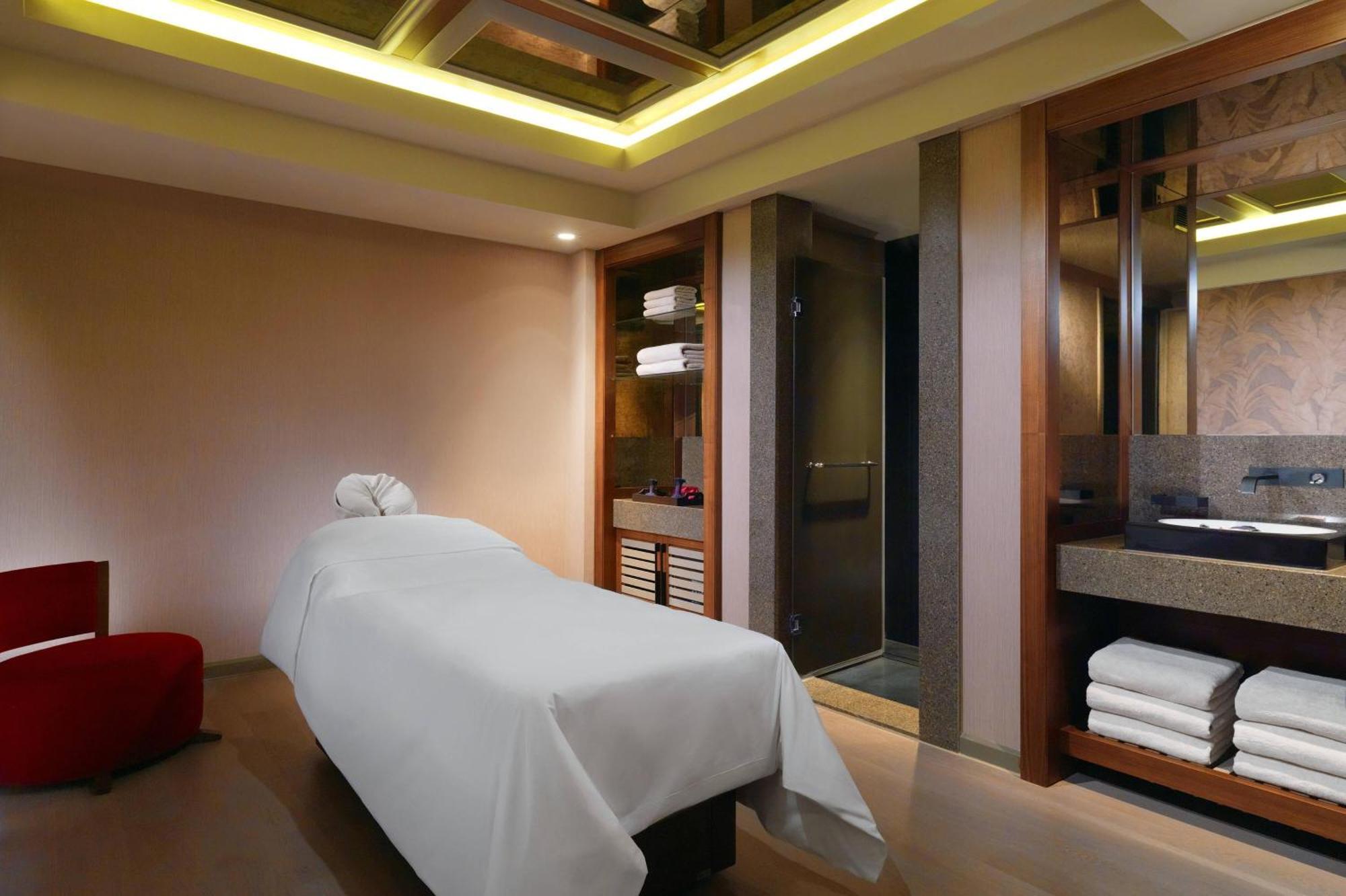 Sheraton Bursa Hotel Zewnętrze zdjęcie A treatment room at the spa